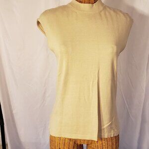 Ladies Vintage IZOD Mock Turtleneck Sleeveless Sweater in Cream/Tan - M